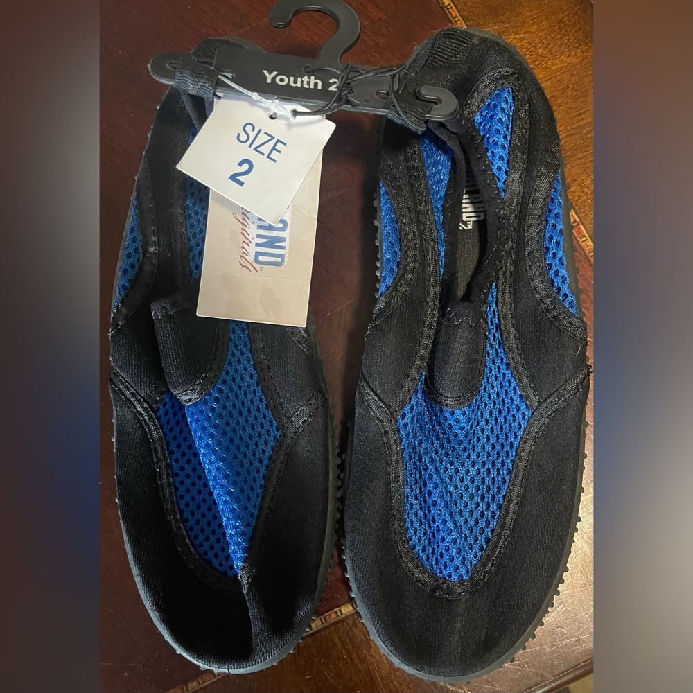 NWT Highland Originals Water Shoes Sz 2